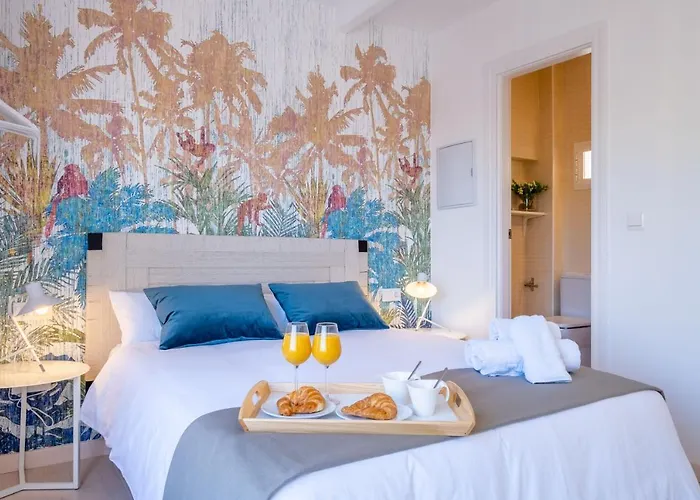 Blue Sea - With Terrace شقة
