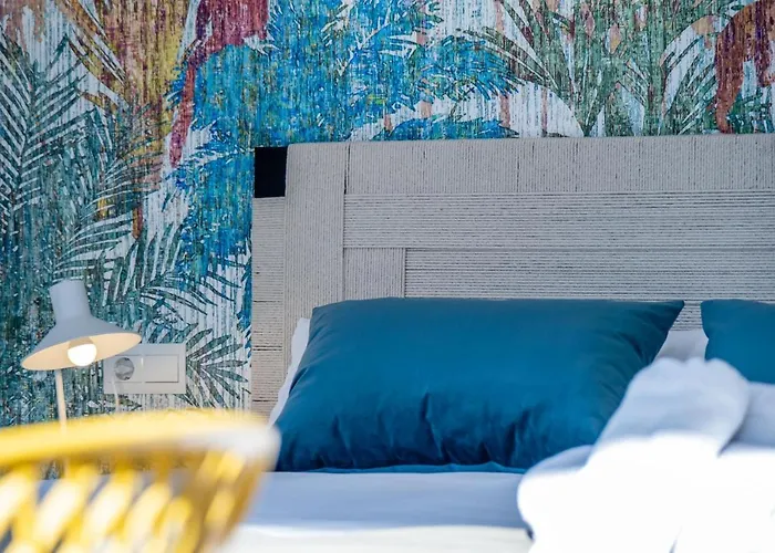 Blue Sea - With Terrace شقة