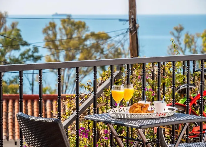 Blue Sea - With Terrace شقة